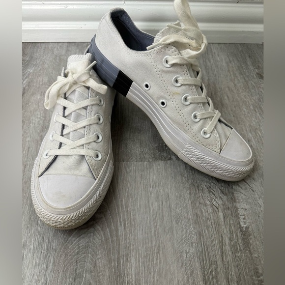 Converse Shoes - Converse All Star White Size US 6